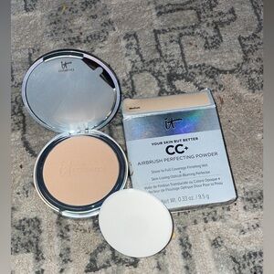 It cosmetics Powder Foundation